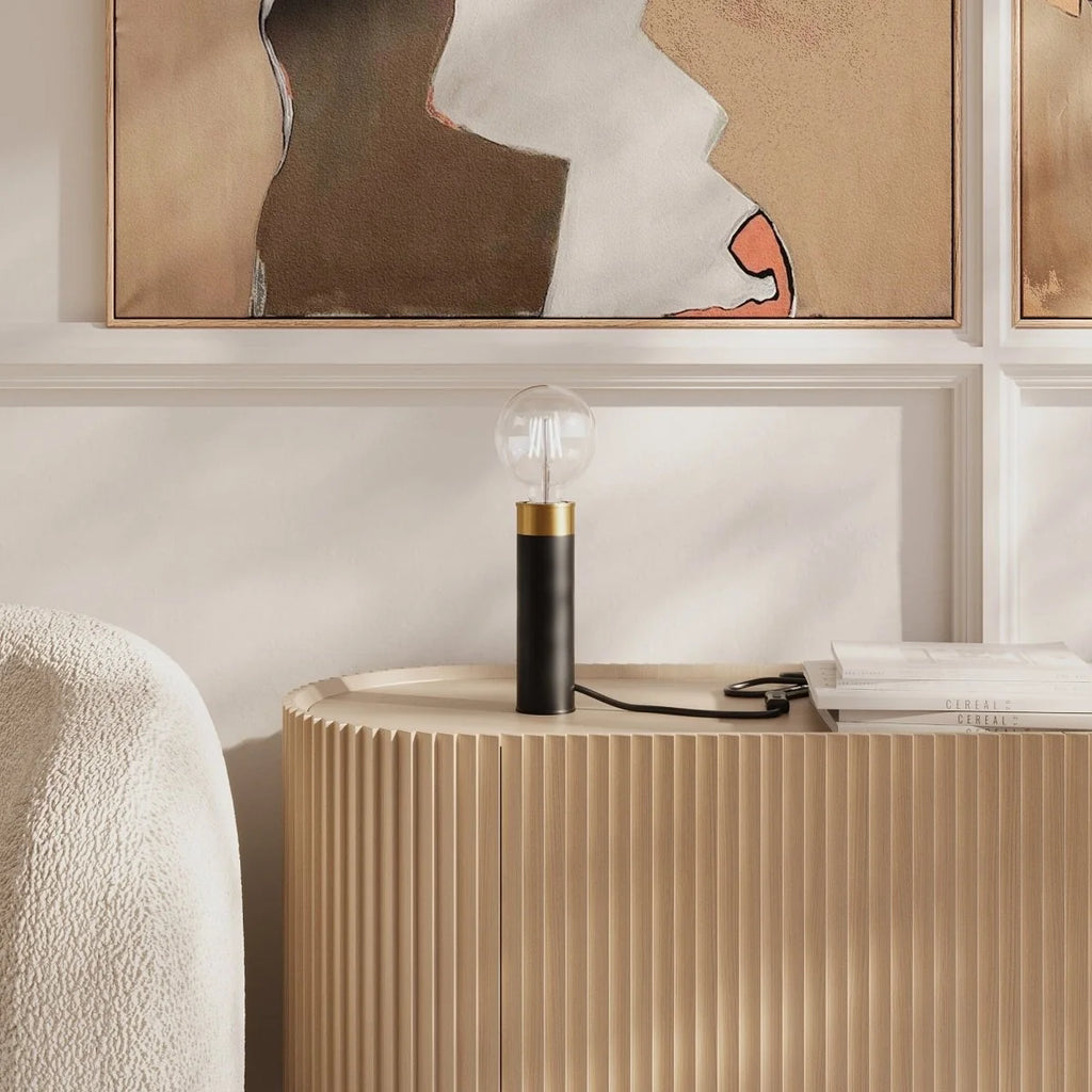 Lampe à poser cylindrique en métal