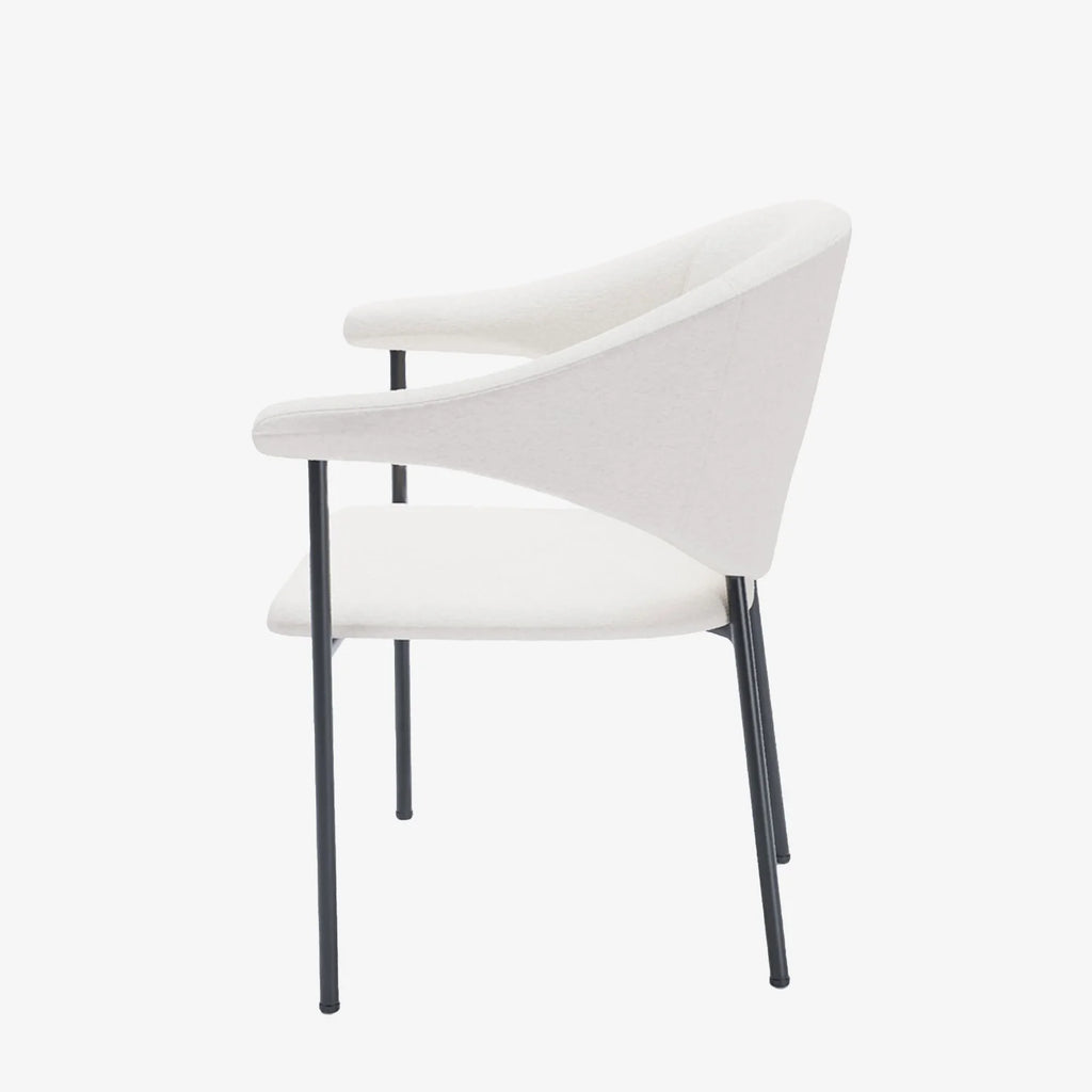 Lot de 2 chaises avec accoudoir design en velours blanc cr me Jeanne
