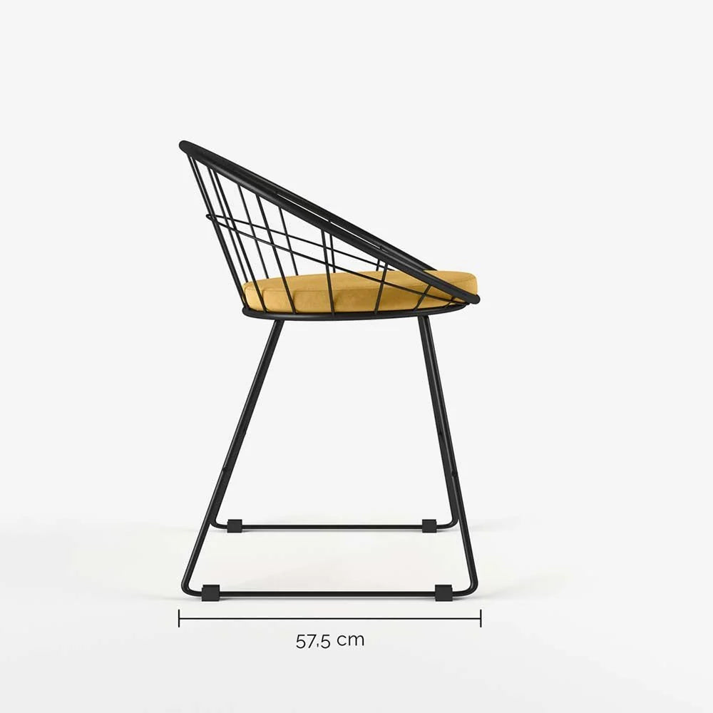 Chaise en métal noir et velours jaune moutarde