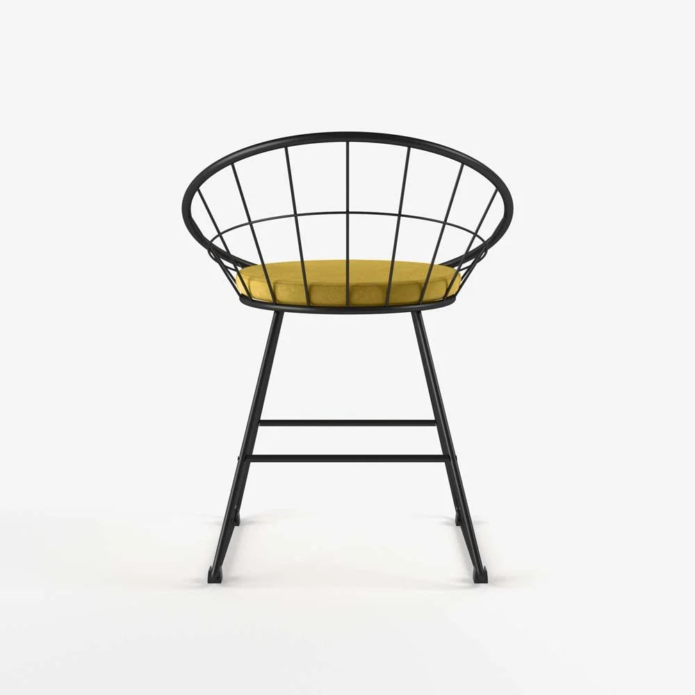 Chaise en métal noir et velours jaune moutarde