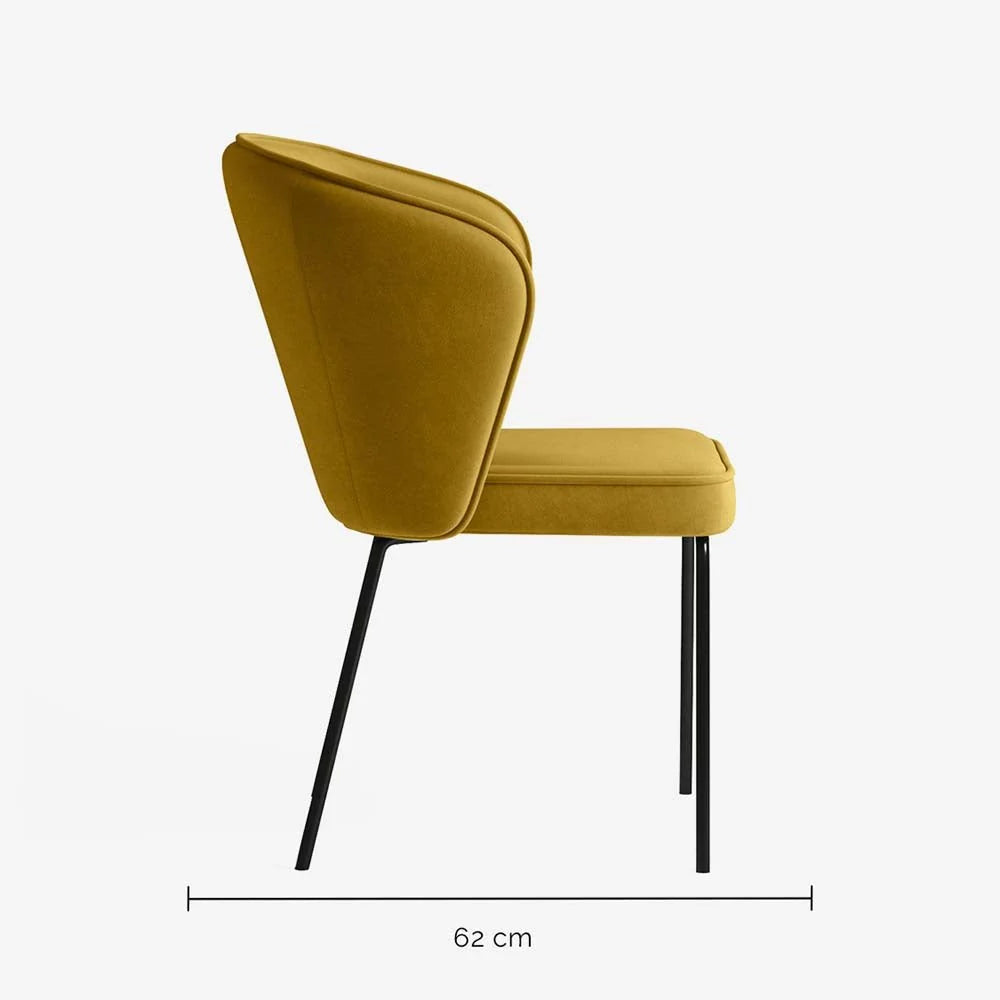 Chaise en velours jaune moutarde