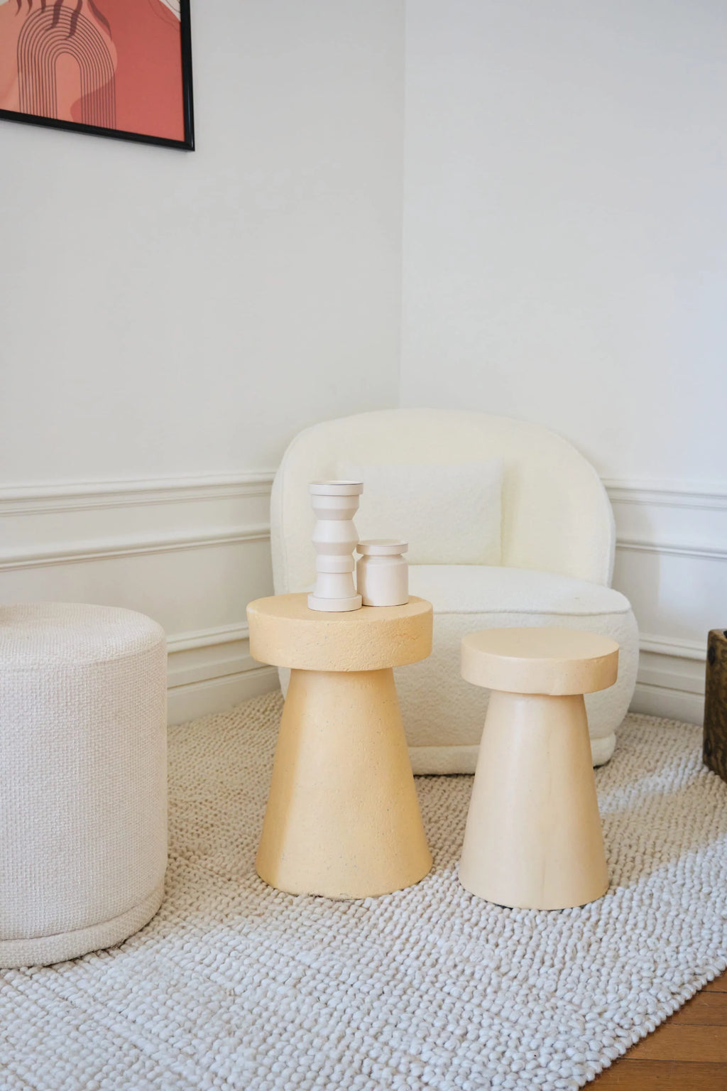 Petite table d appoint ronde design en magn sie mouchet e de bleu An mone