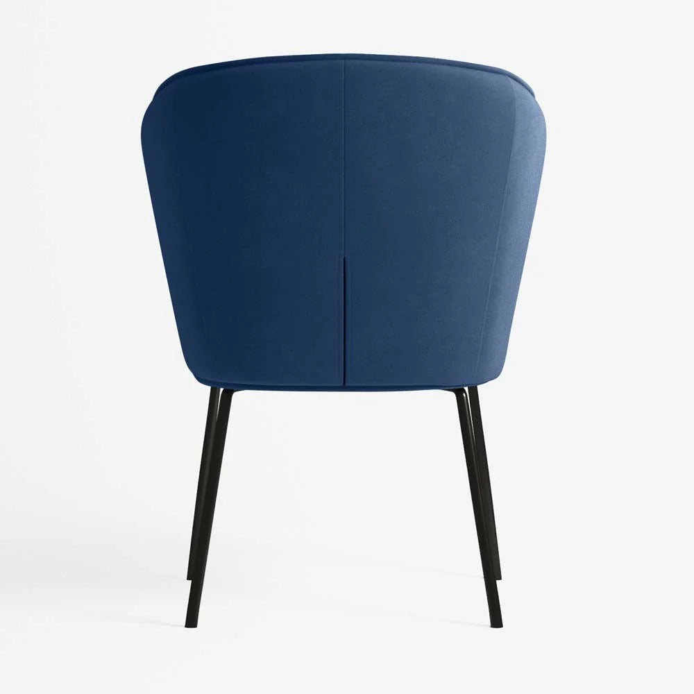 Chaise en velours bleu nuit