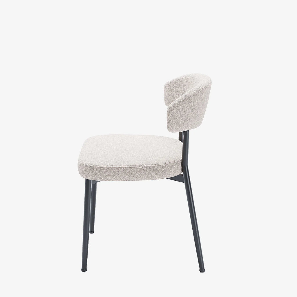 Lot de 2 chaises de salle   manger en velours cr me & m tal noir Mona