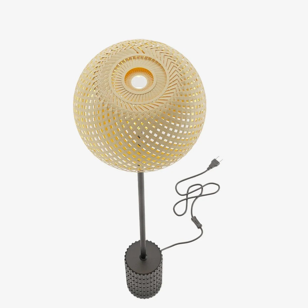 Lampadaire noir et bambou