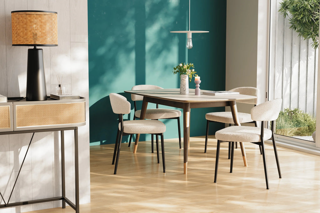 Lot de 2 chaises de salle   manger en tissu bouclette blanche & m tal noir Mona