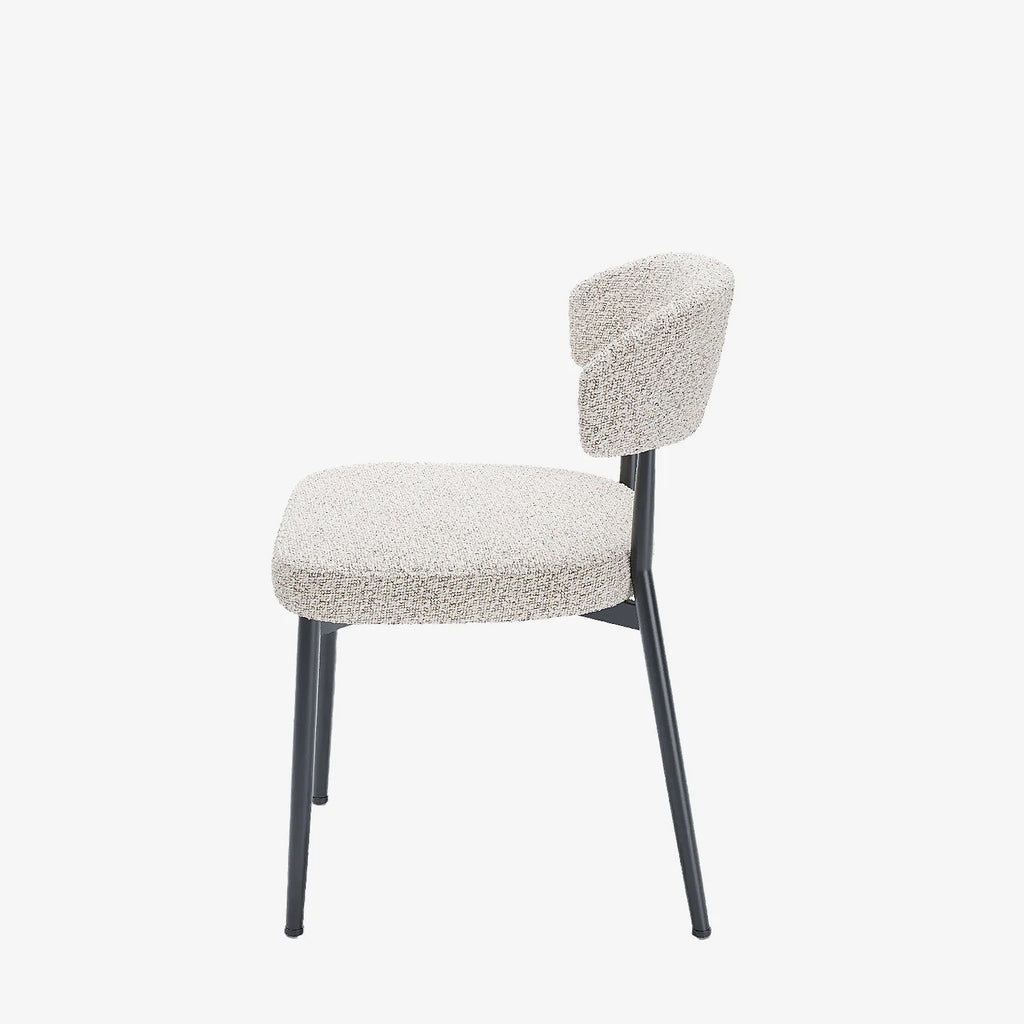 Lot de 2 chaises de salle   manger en tissu bouclette gris et blanc & m tal noir Mona