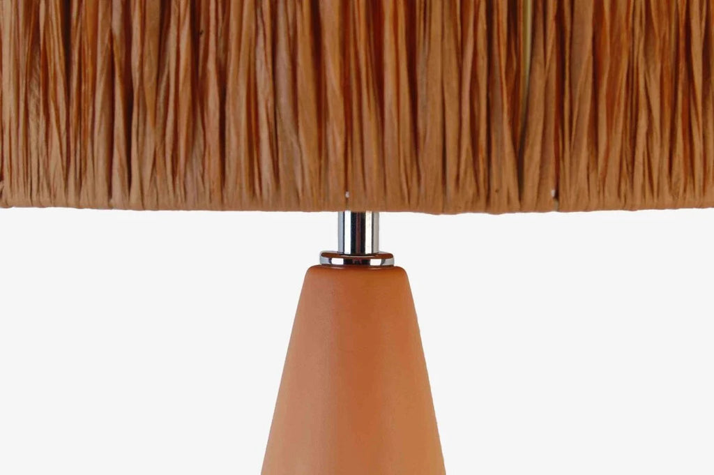 Lampe à poser en terre cuite et raphia