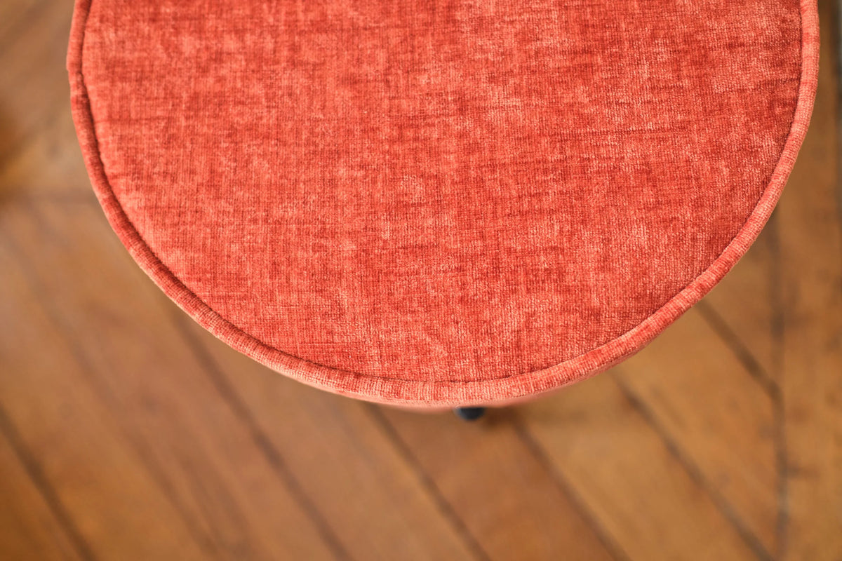 Abel   Pouf rond en velours ocre pieds en m tal