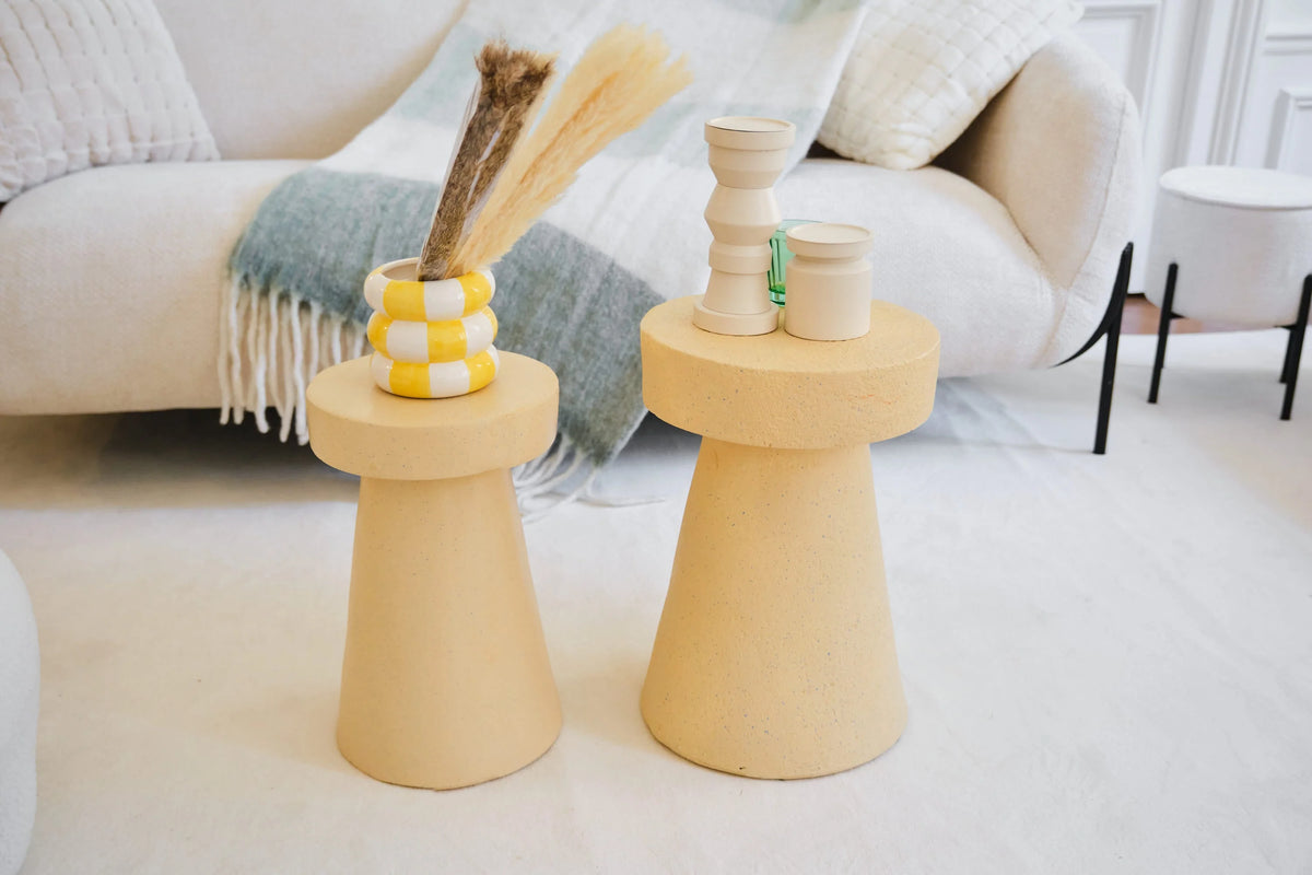 Petite table d appoint ronde design en magn sie mouchet e rose An mone