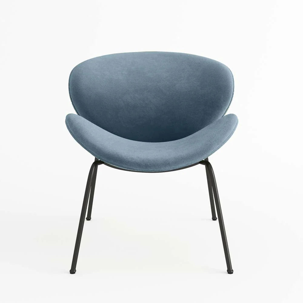 Fauteuil en velours bleu perle