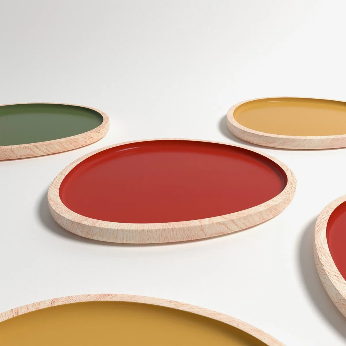 Set de 2 plateaux en bois et peinture céramique ocre