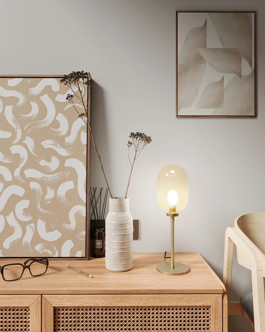 Lampe à poser en métal doré