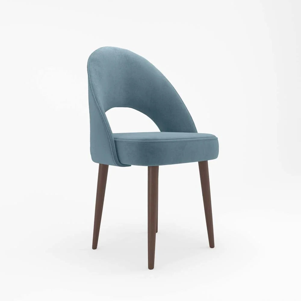 Chaise en velours bleu perle