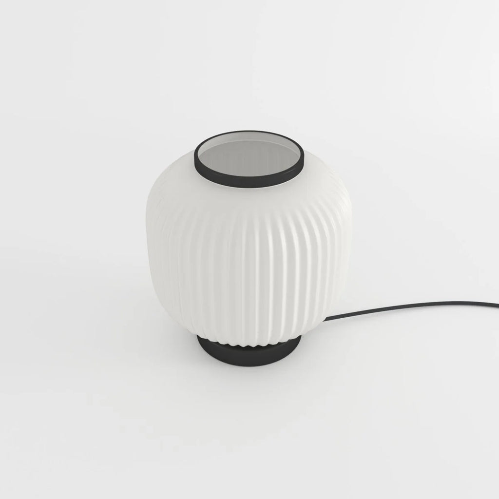 Lampe à poser en verre opaque blanc et métal noir