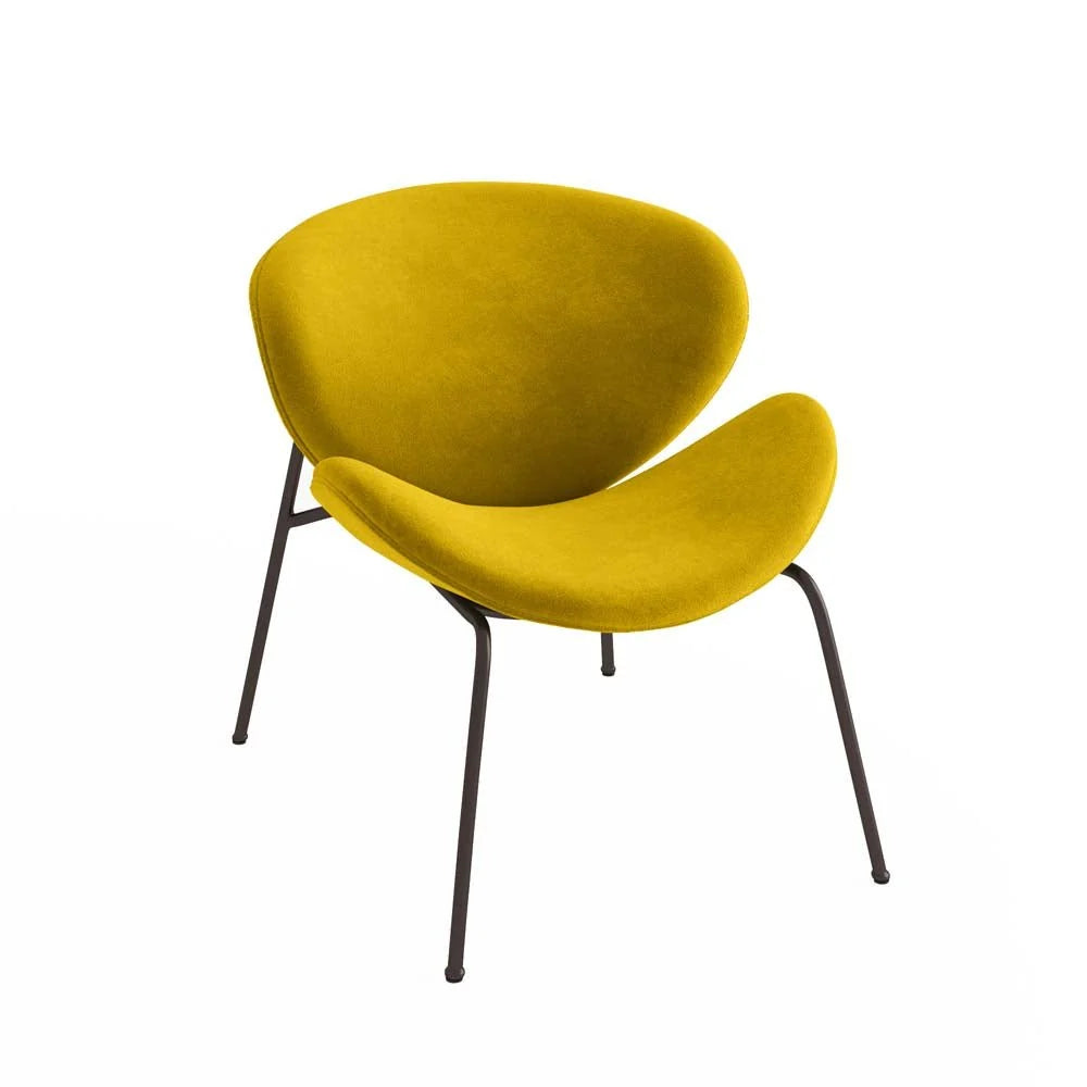 Fauteuil en velours jaune moutarde